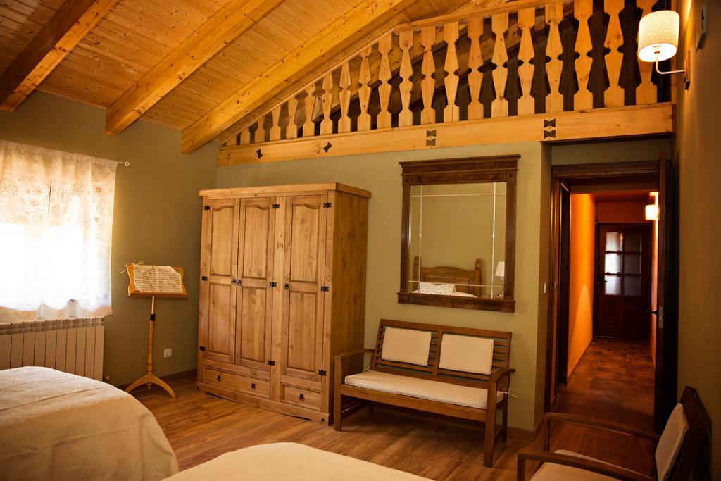 Apartamentos Turisticos Las Carballedas Rabanal del Camino Room photo